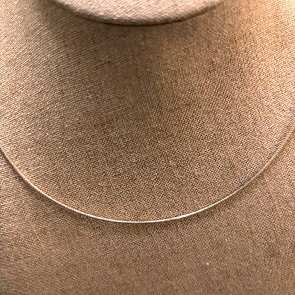 Elegant Silver Omega Necklace - Picture 7 of 9